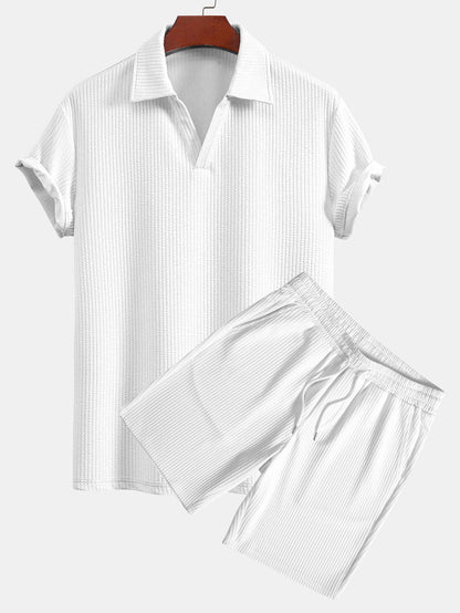 Strukturiertes V-Ausschnitt-Polo & Shorts